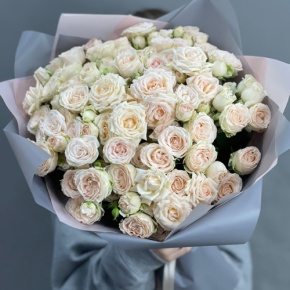Букет "Кремовый микс" из 25 кустовых роз (50 см) в Люберцах