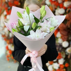 Букет из 3 пионовидных лилий в Люберцах