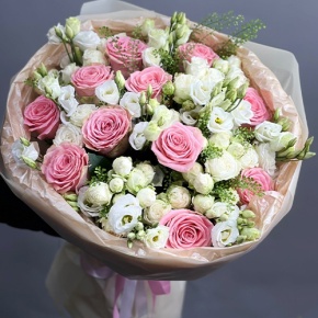 Букет "Пудровая мечта" из роз и эустом в Люберцах