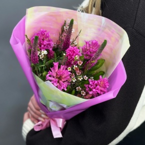 Букет "Вспышка" из гиацинтов, хамелациума и вероники в Люберцах