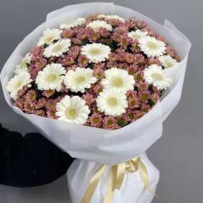 Букет "Фаина" из хризантем сантини и гербер в Люберцах