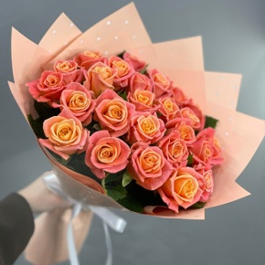 Букет из 25 роз Мисс Пигги (50 см) в Люберцах