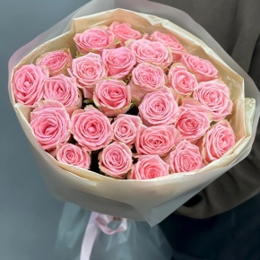 Букет из нежных 25 роз Софи Лорен (60 см) в Люберцах