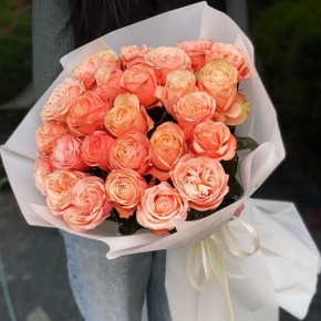 Букет из 23 пионовидных роз Эквадор сорта Кахала (60см) в Люберцах