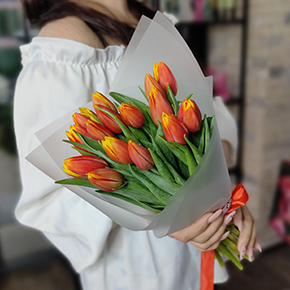 Букет из 15 огненных тюльпанов в Люберцах