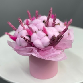 Композиция в шляпной коробке мини из хлопка, пшеницы и лагуруса в Люберцах