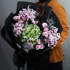Букет "Бессоница" из хризантем Виена, сафари, кустовых роз, Голландской гортензии и эрингиума в Люберцах