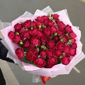 Букет из 17 красных кустовых пионовидных роз (50 см) в Люберцах