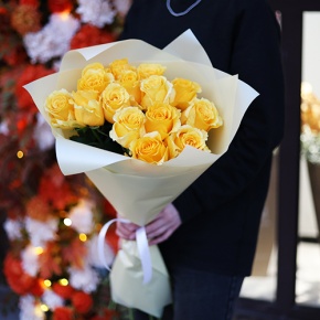 Букет "Еллоу" из 15 ярких роз (70 см) в Люберцах