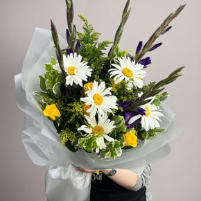 Букет из гладиолусов, роз и ромашек в Люберцах