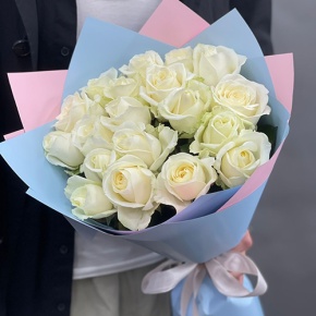 Букет 19 белых роз Аваланж (50 см) в Люберцах