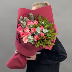 Букет "Тандем" из роз Джумилия и альстромерий в Люберцах