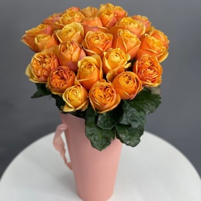 25 пионовидных огненных роз в конусе в Люберцах