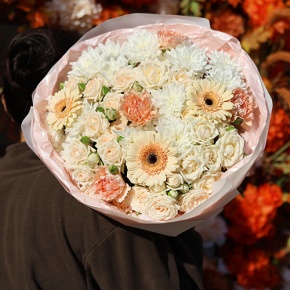 Букет "Мелодия" из роз, гербер, диантусов и кустовых хризантем в Люберцах