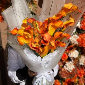 Монобукет из 21 оранжевой каллы в Люберцах