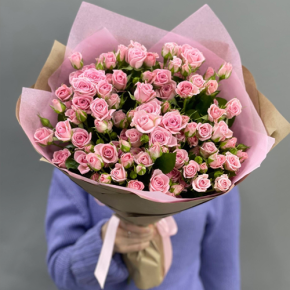 Букет  из 19 кустовых роз (60 см) в Люберцах