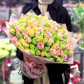 Лаймовый микс 101 роза (40 см) в Люберцах