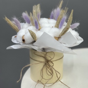 Композиция в шляпной коробке из хлопка, лагуруса и пшеницы (Сухоцвет) в Люберцах
