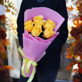 Букет "Еллоу" из 5 ярких роз (70 см) в Люберцах