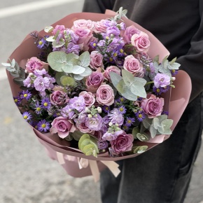 Букет "Хрустальный" из роз, астера и ароматных маттиол в Люберцах