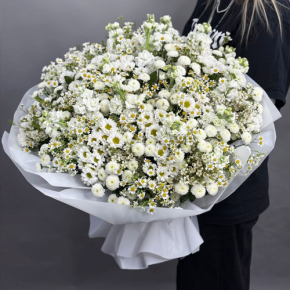 Букет "Эдем" из хризантем, маттиол и ромашек в Люберцах