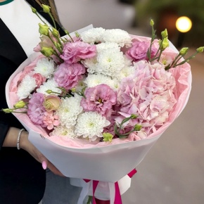 Букет "Табу" из хризантемы, Голландской гортензии и эустомы в Люберцах