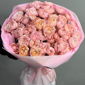 Букет из 35 кустовых пионовидных роз Джульетта (60 см) в Люберцах