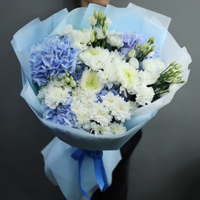 Букет "Океан любви" из Голландских гортензий, диантусов, хризантем Магнум и эустом в Люберцах