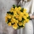 Букет из 25 лимонных роз с рускусом (40 см) в Люберцах