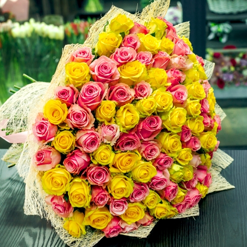 Букет из 101 розовой и лимонной розы (50 см) в Люберцах