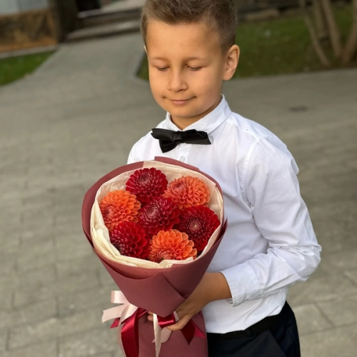 Букет из 7 сезонных георгин в Люберцах