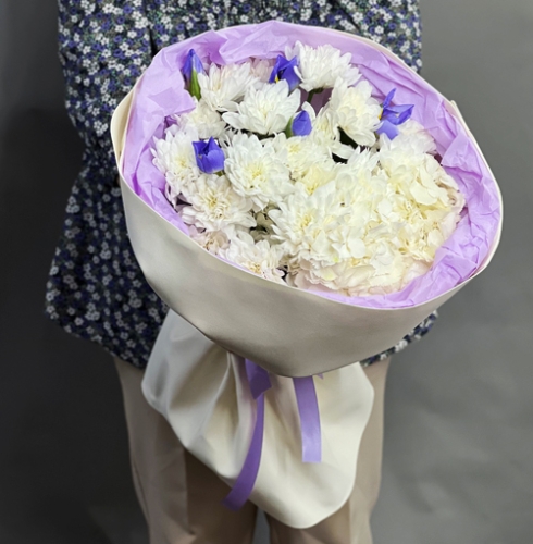 Букет "Грация" из ирисов, гортензии и кустовых хризантем в Люберцах