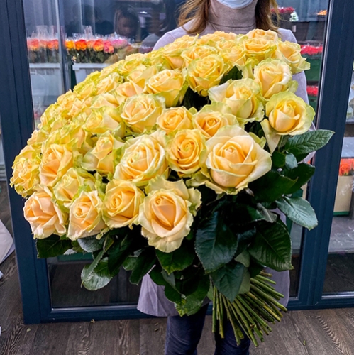 75 роз Аваланж (70 см) в Люберцах