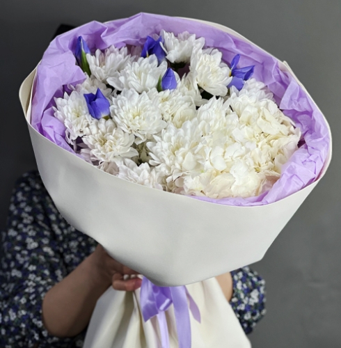 Букет "Грация" из ирисов, гортензии и кустовых хризантем в Люберцах