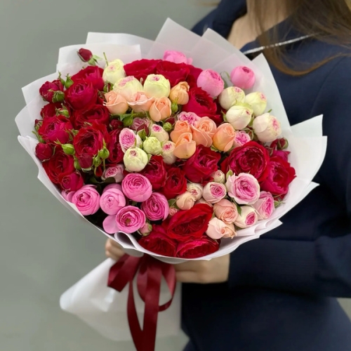 Букет из 15 разноцветных веток кустовых роз в Люберцах