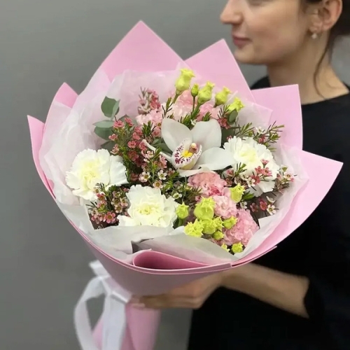 Букет с королевской орхидеей, диантусами, эустомой и шамелациумом в Люберцах